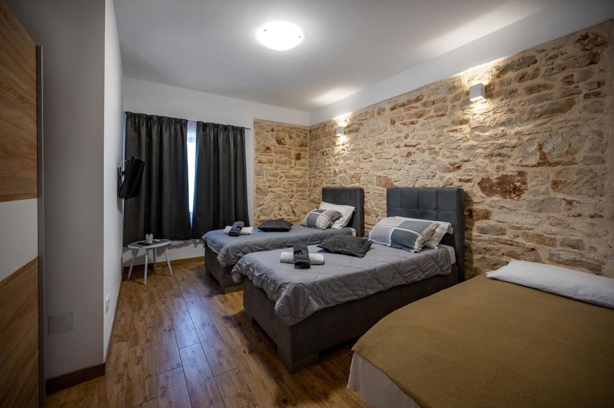 Sonia Rooms Pula Bagian luar foto