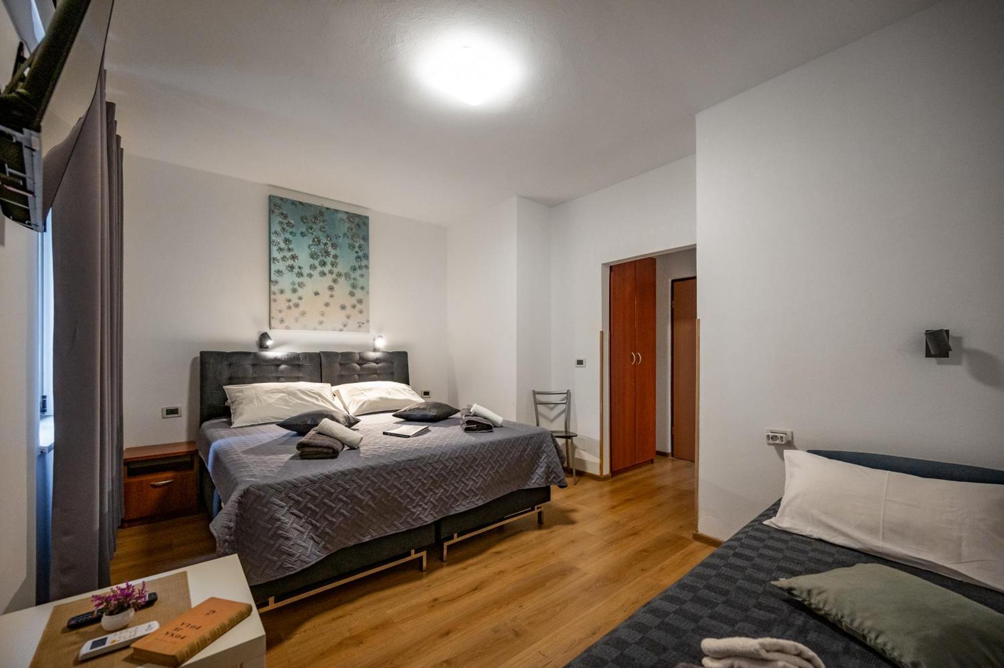 Sonia Rooms Pula Bagian luar foto