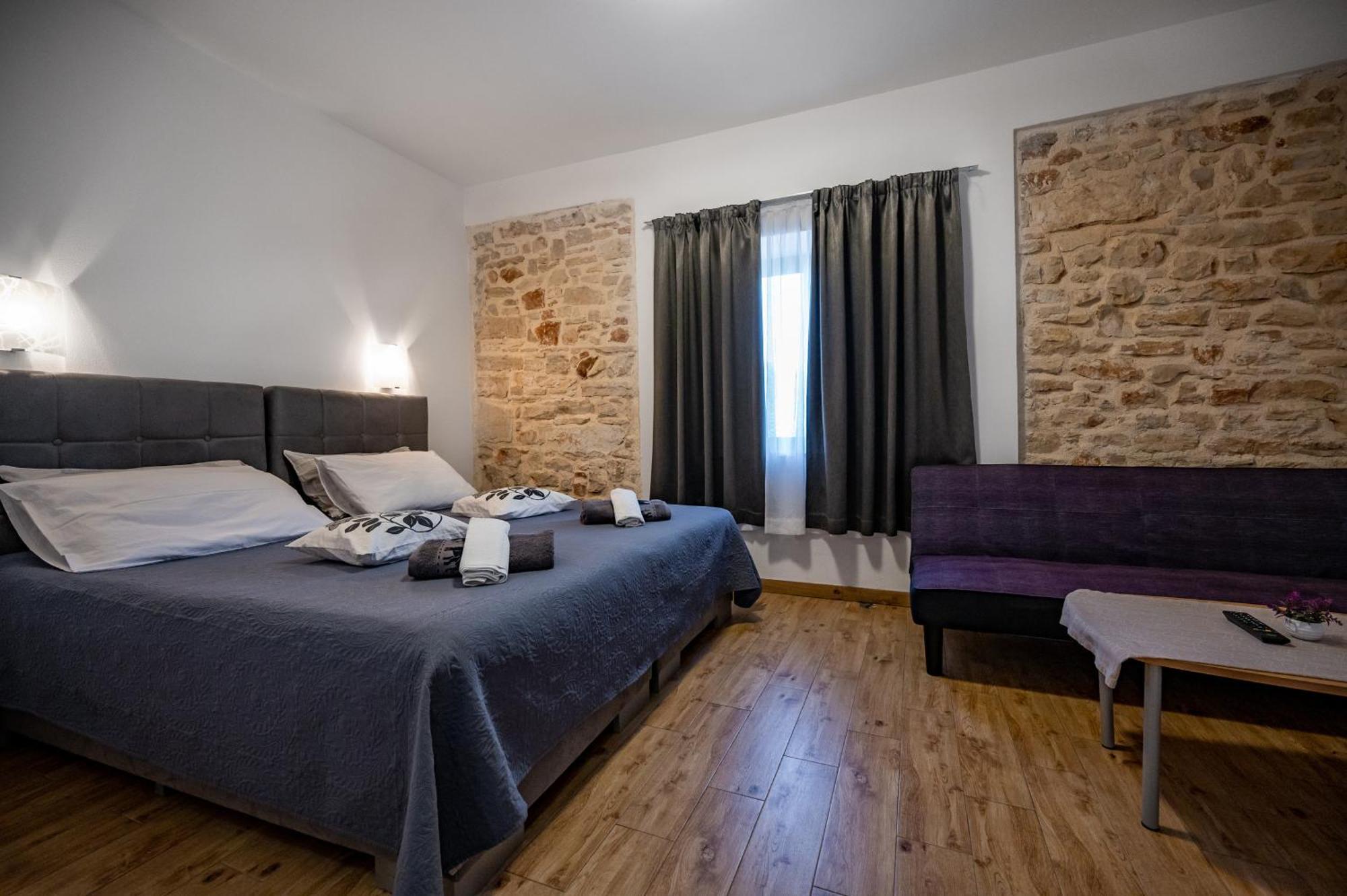 Sonia Rooms Pula Bagian luar foto