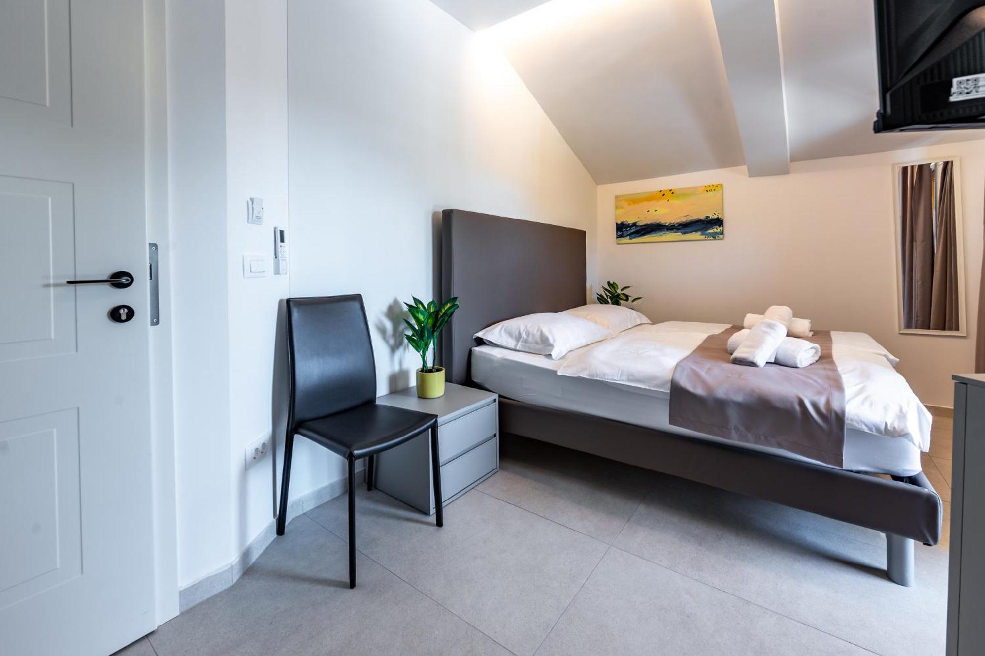 Sonia Rooms Pula Bagian luar foto