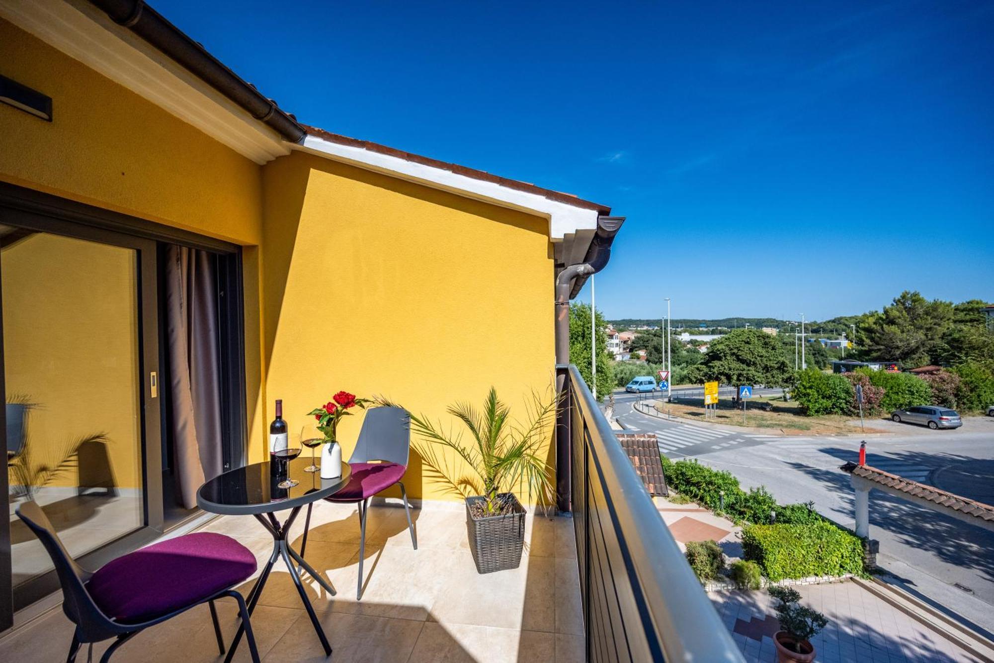 Sonia Rooms Pula Bagian luar foto